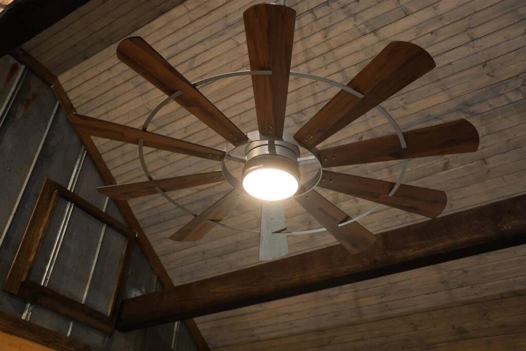 Rustic Modern Cabin With Hot Tub Near Rafting And Great Smokey Mountains Bryson City Exterior photo