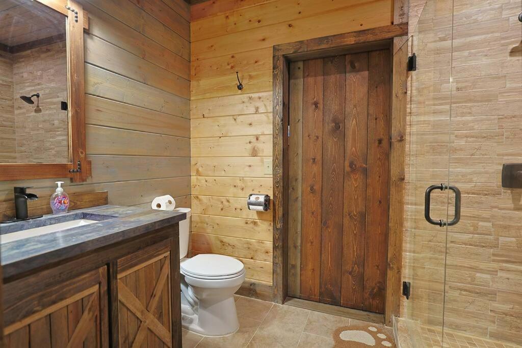 Rustic Modern Cabin With Hot Tub Near Rafting And Great Smokey Mountains Bryson City Exterior photo