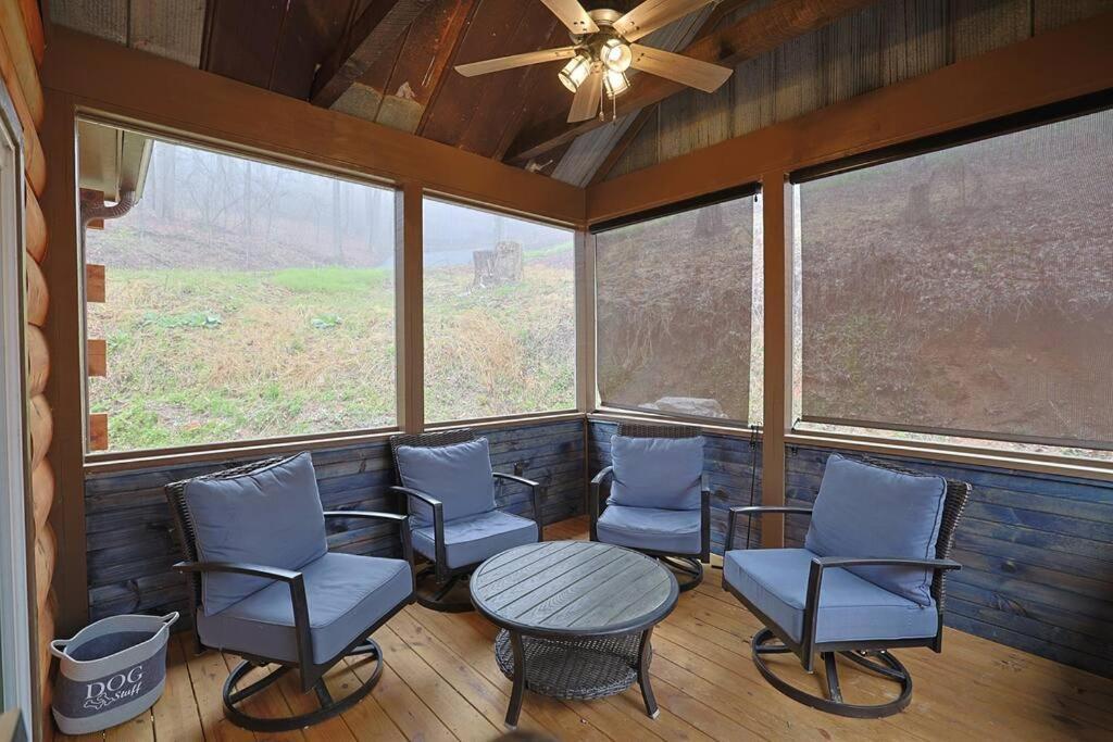 Rustic Modern Cabin With Hot Tub Near Rafting And Great Smokey Mountains Bryson City Exterior photo