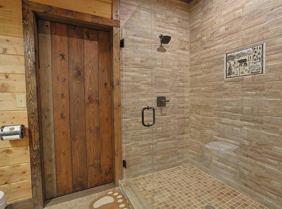 Rustic Modern Cabin With Hot Tub Near Rafting And Great Smokey Mountains Bryson City Exterior photo